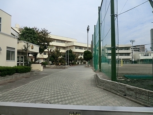 横浜市立鶴見中学校